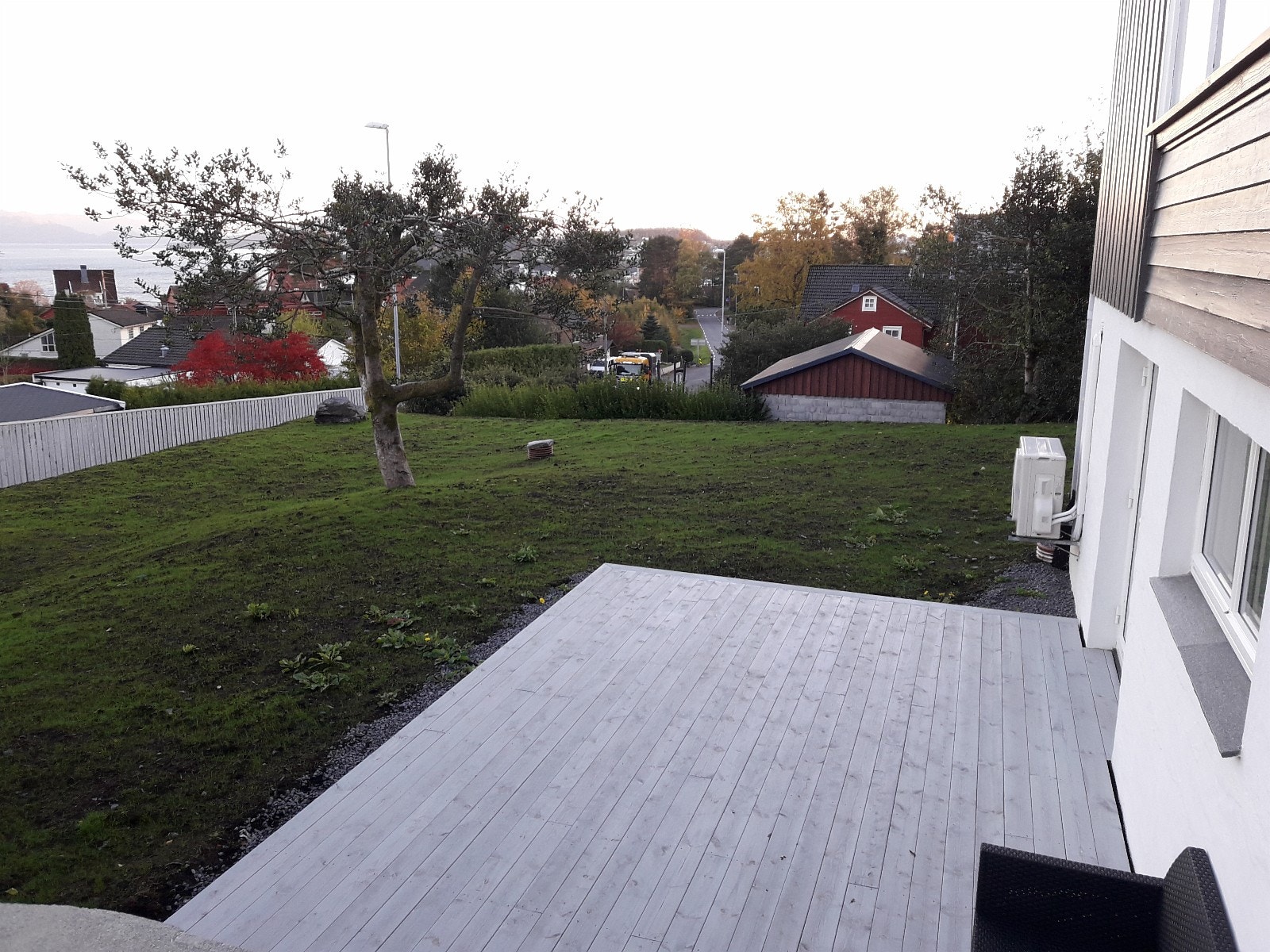Egen Terrasse/uteplass med bord og stoler Galleribilde