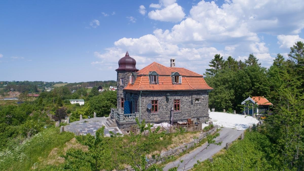 Borgen ble opprinnelig bygget i 1920 og oppgradert senere år. Galleribilde