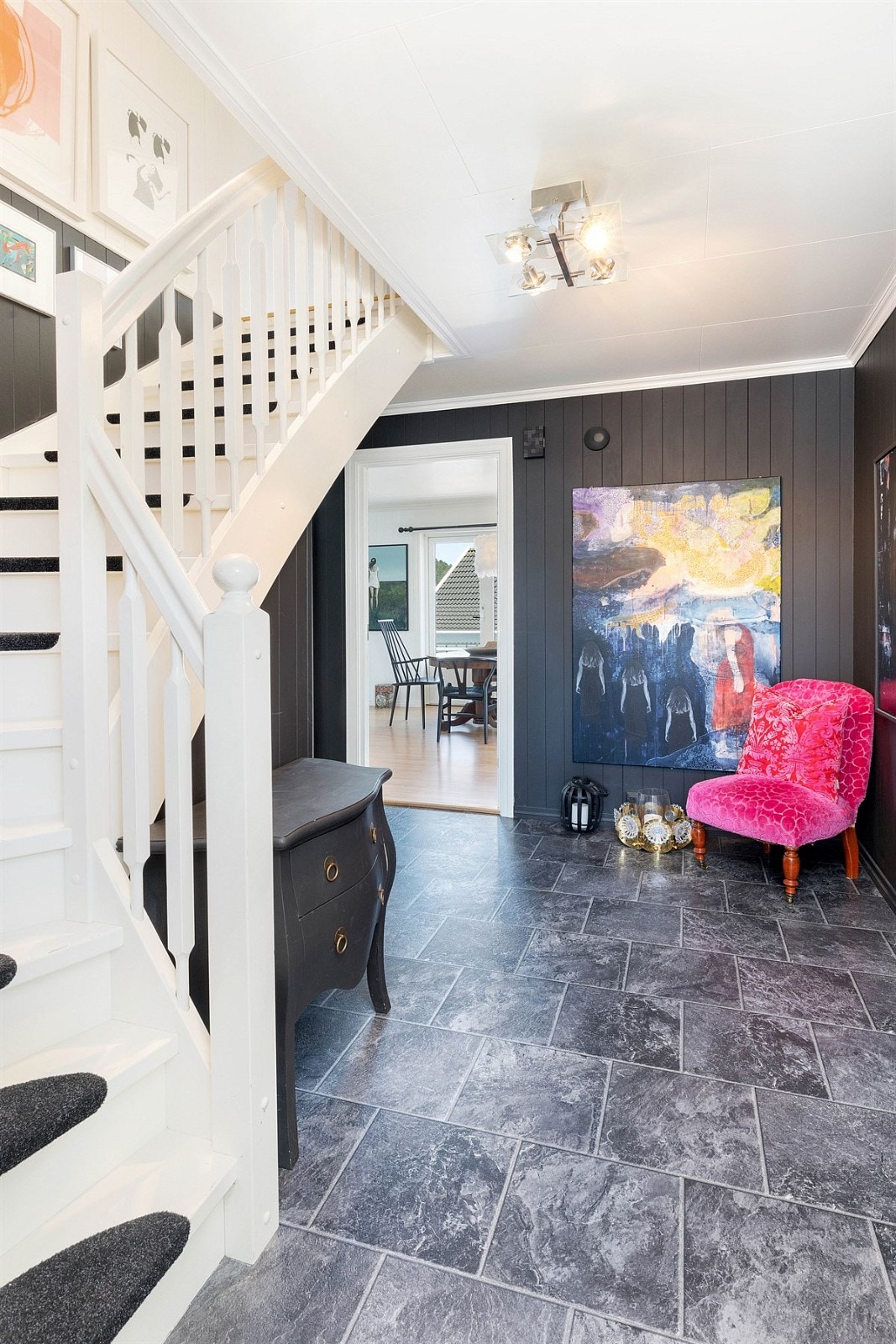 Stor romslig gang/hall Galleribilde