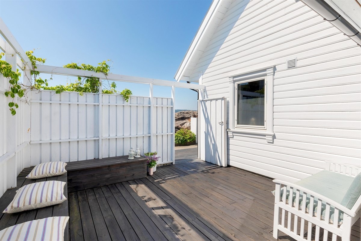 Stor solrik usjenert terrasse Galleribilde