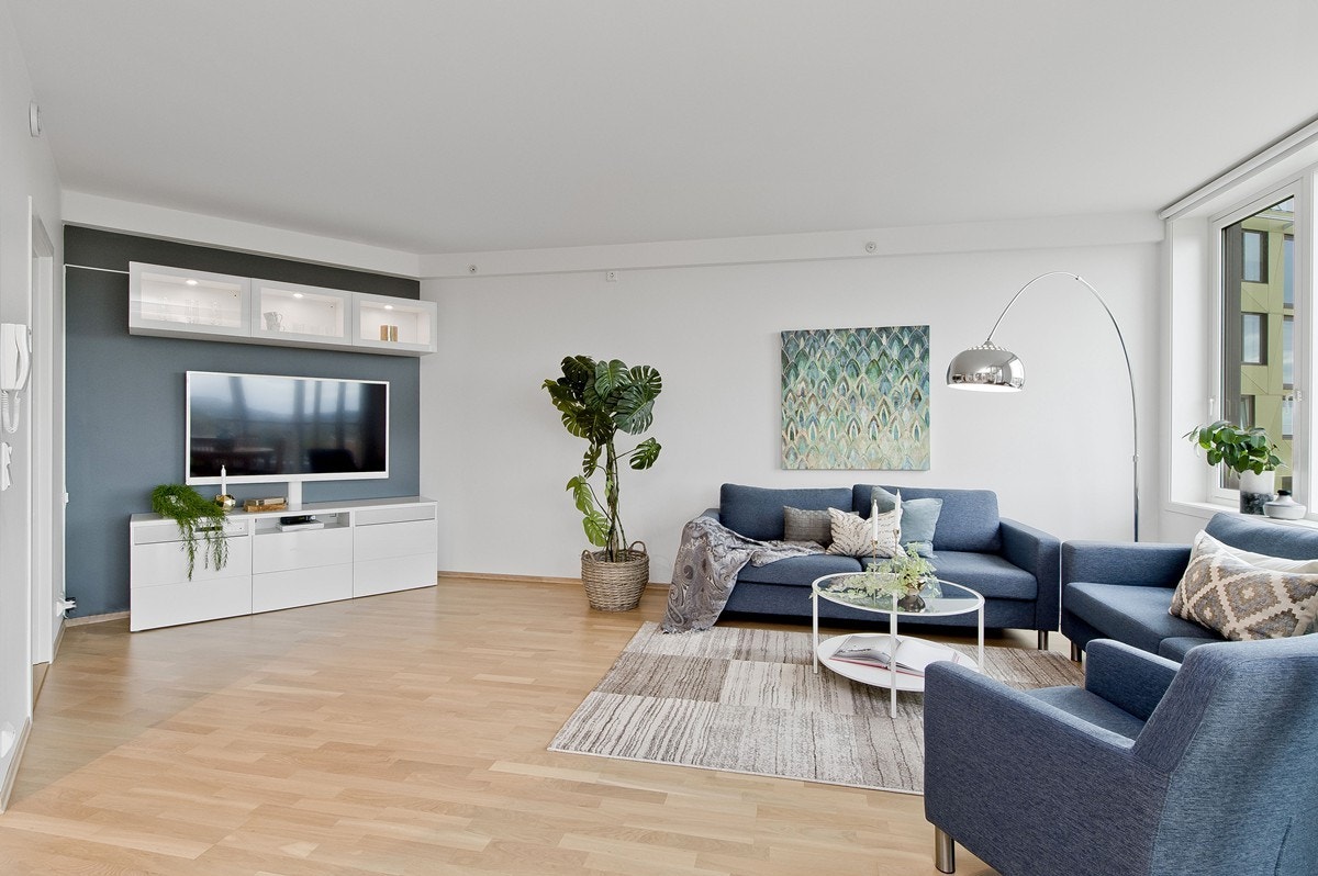 God plass til salong med tidsriktige farger på vegger Galleribilde