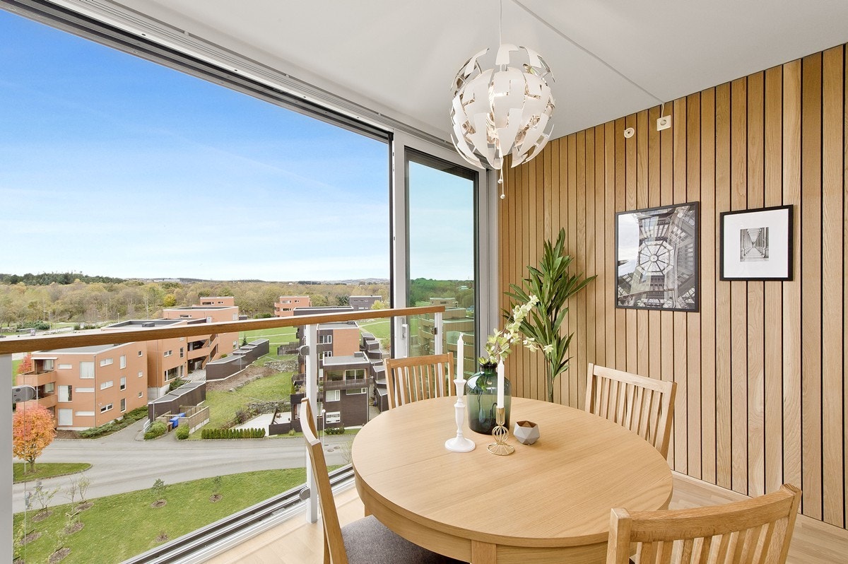 Fra hagestuen er det en herlig og åpen utsikt Galleribilde