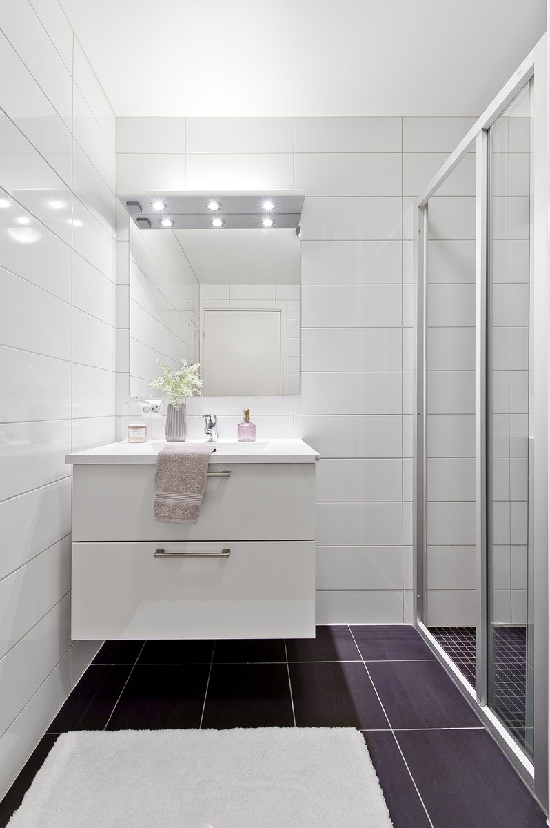 Lekkert bad med vannbåren varme i gulv Galleribilde