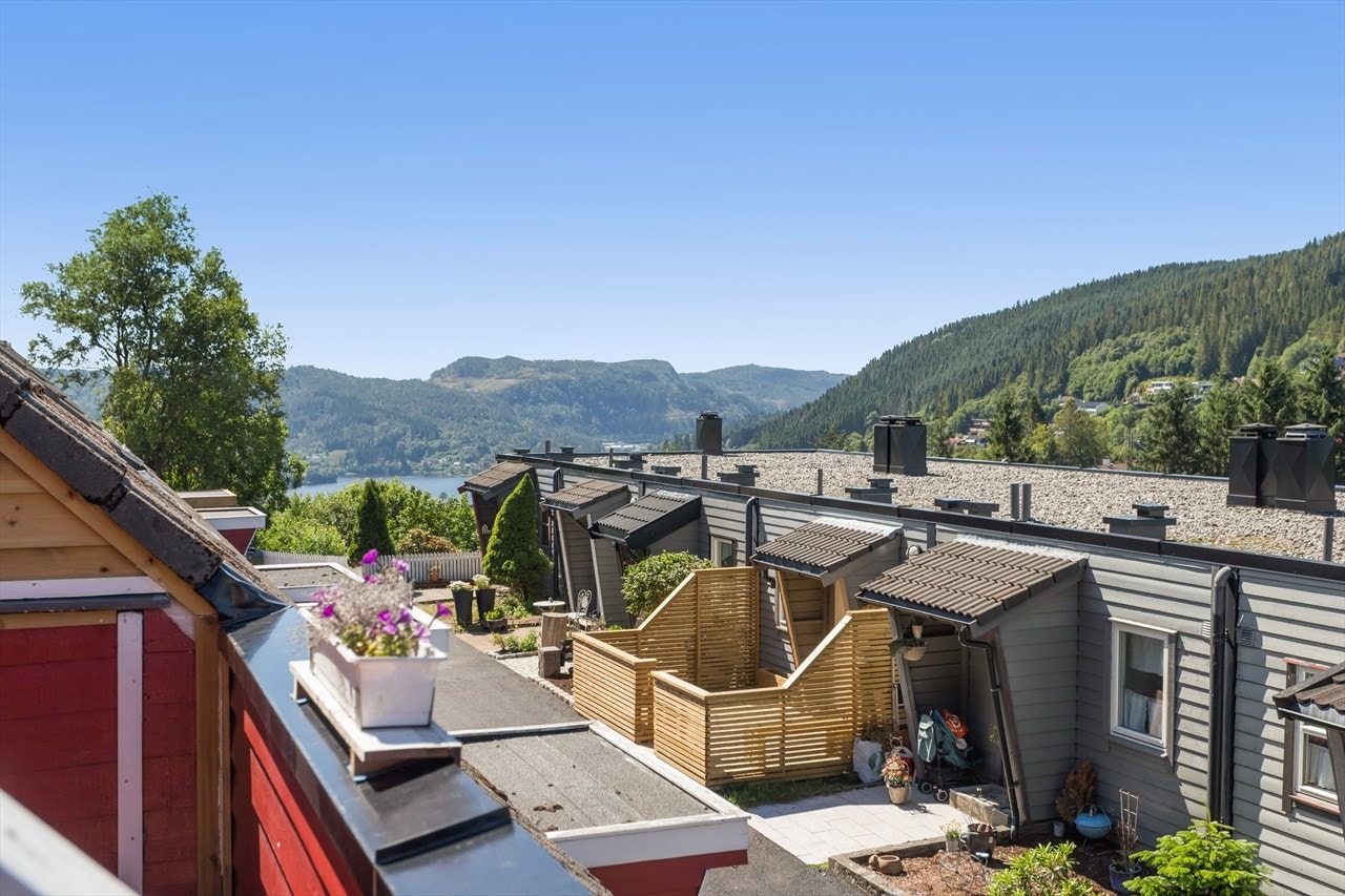 Det er flere flotte turmuligheter i nærområdet som blant annet Smøråsfjellet. Galleribilde