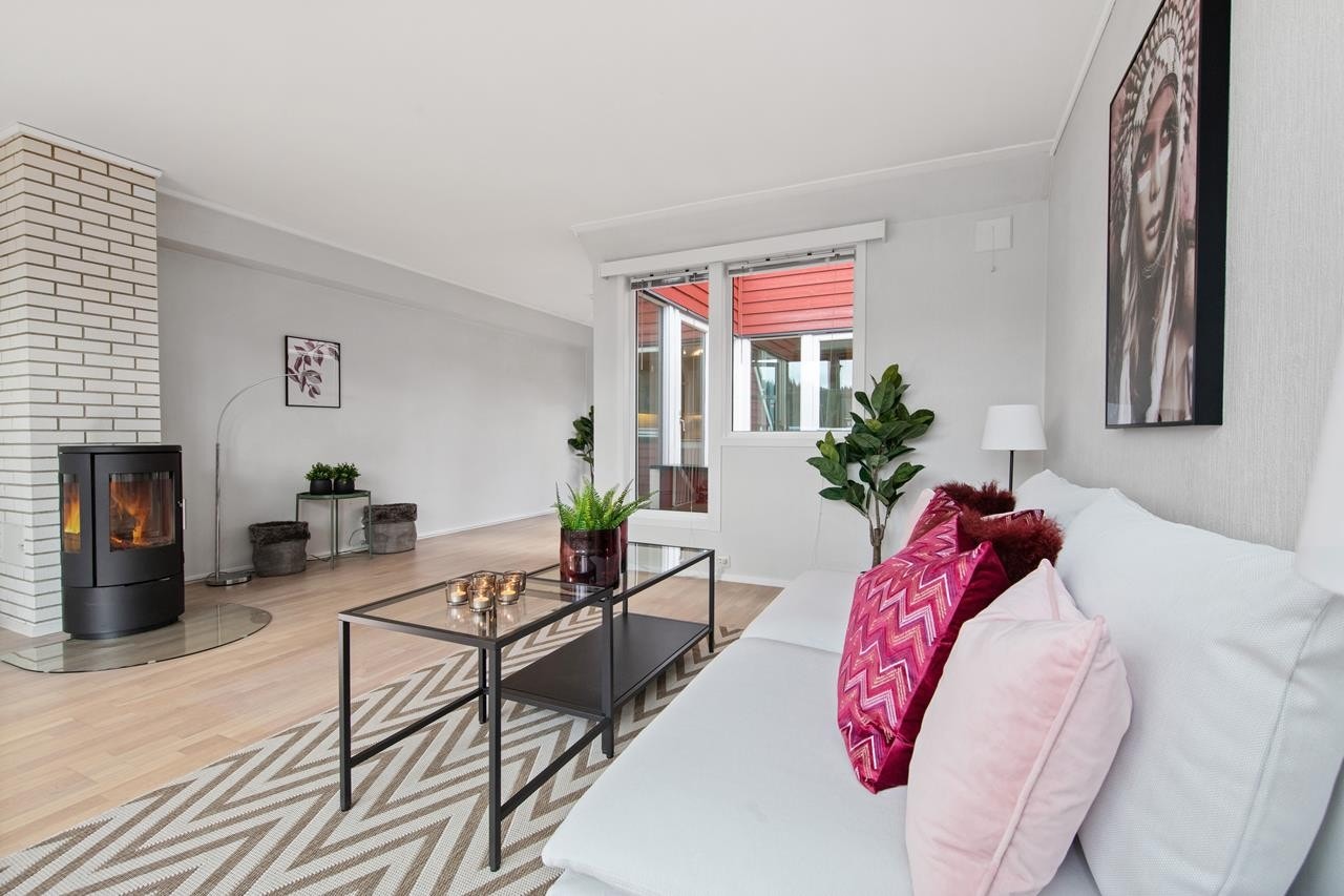 Boligen ligger i et populært og barnevennlig boligområde kun 5 minutter unna Nesttun Galleribilde