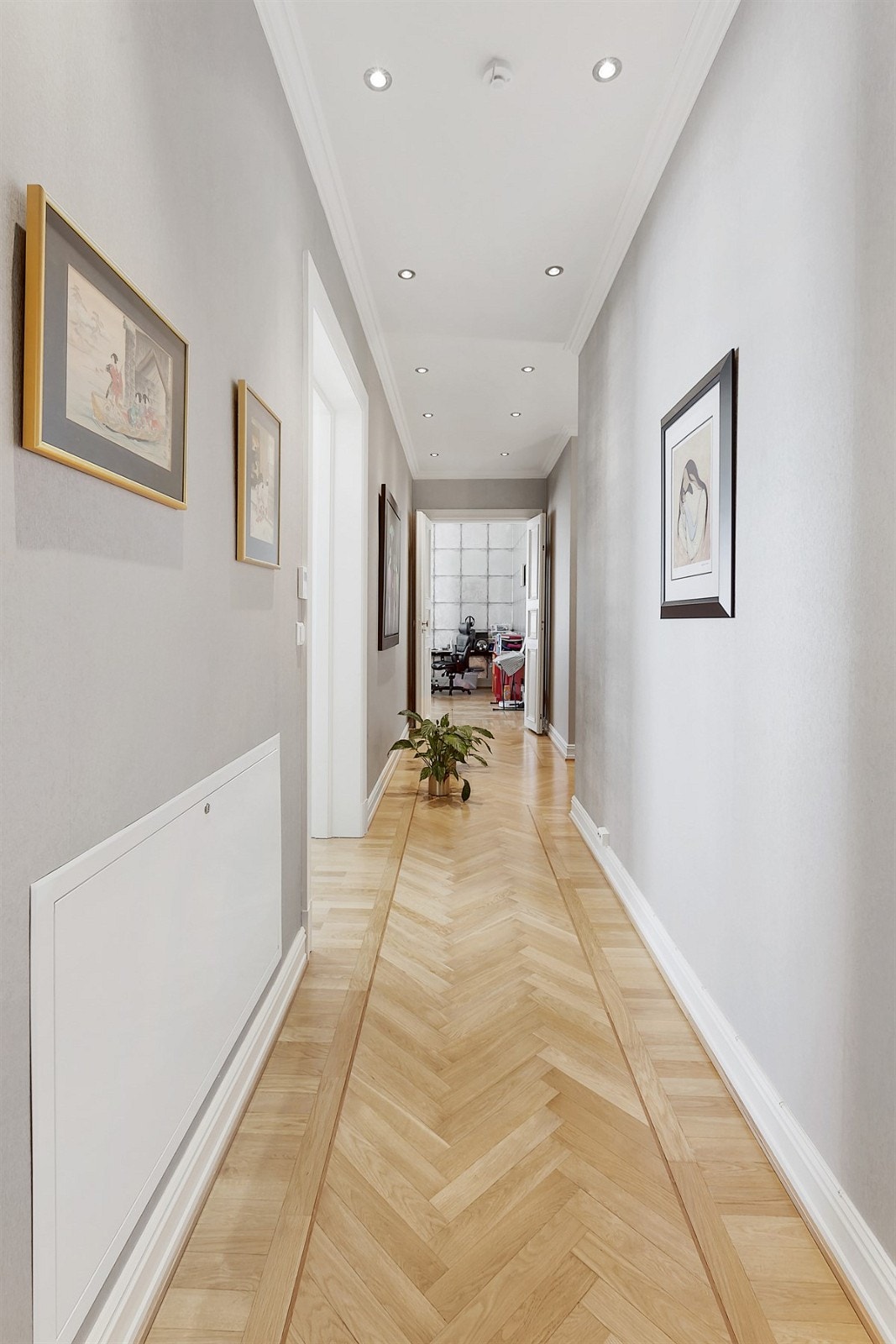 Leilighet 1. etasje. Gang Galleribilde