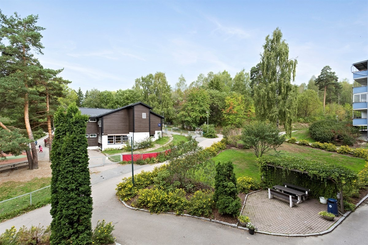 Hyggelig utsyn fra veranda. Galleribilde