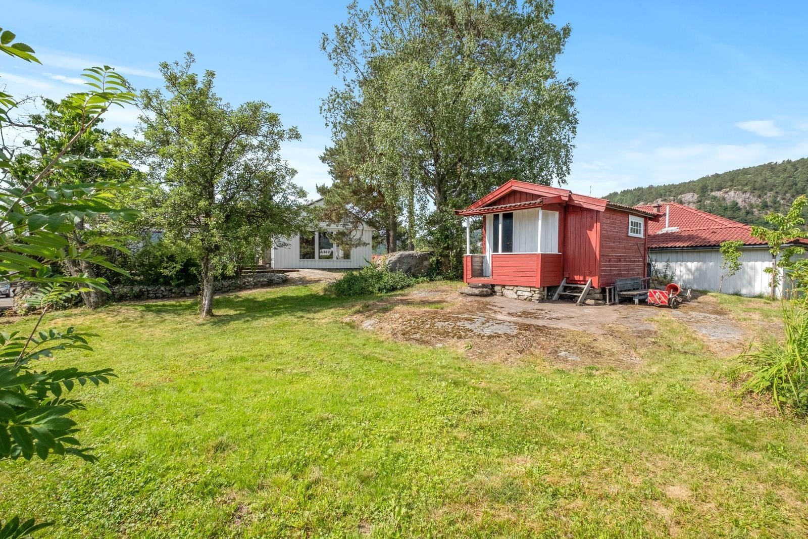 Koselig anneks i hagen. Galleribilde