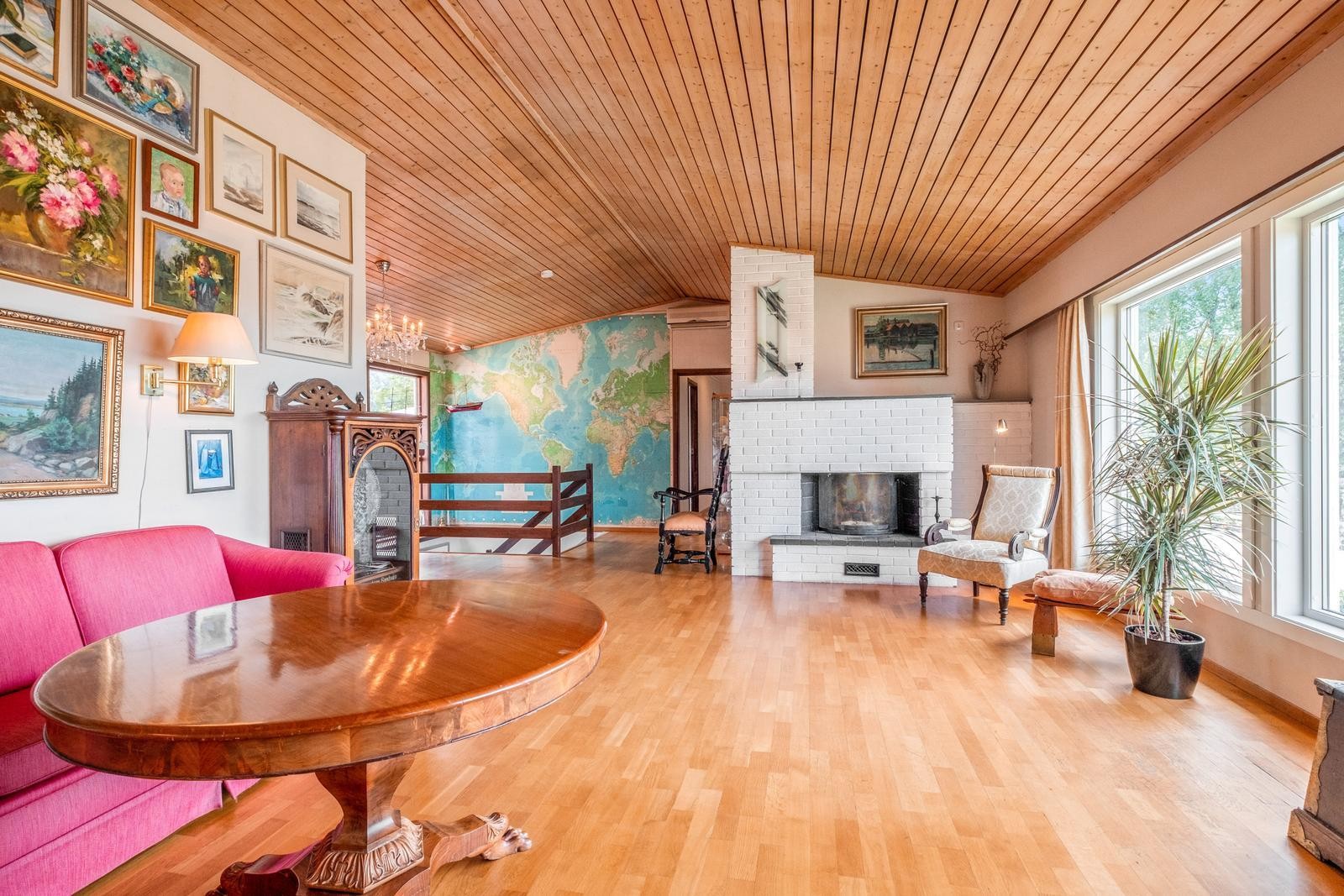 Hyggelig peisområde for ekstra varme og kos. Galleribilde