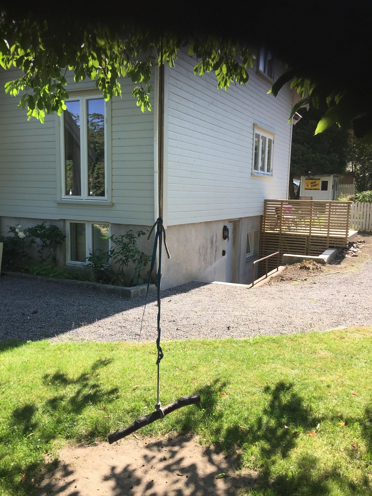 Inngangsparti sett fra hage. Galleribilde