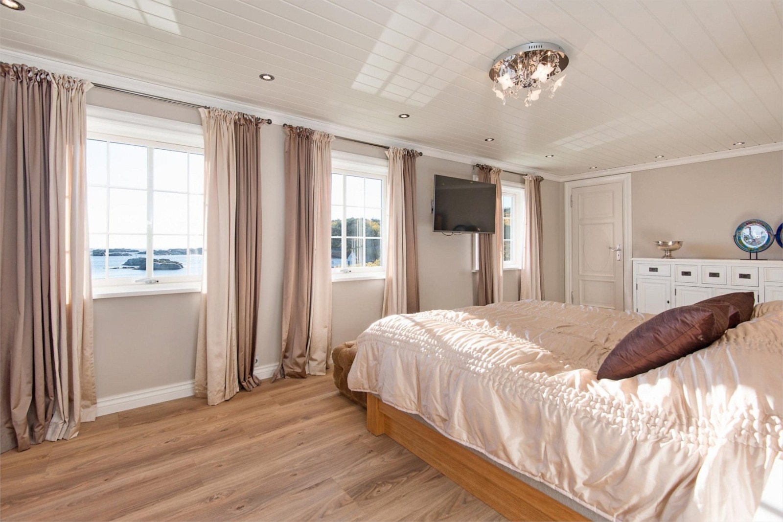 Fra soverom i 2.etg. Galleribilde