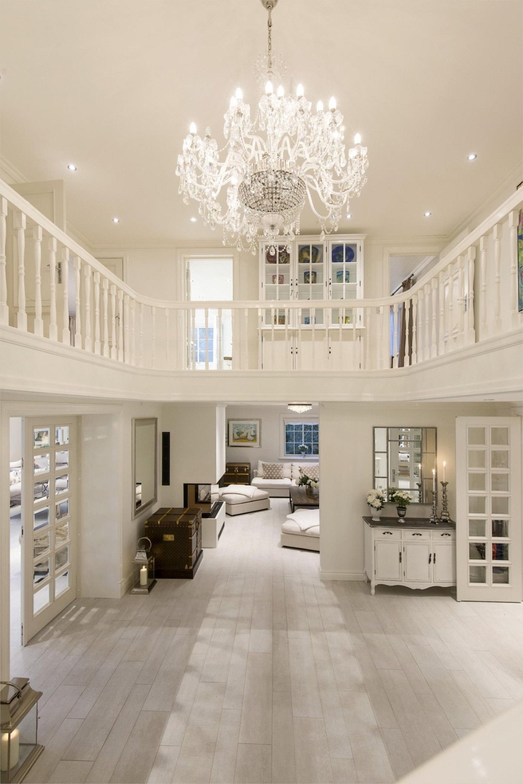 Fra den store hallen i 1.etg. Galleribilde