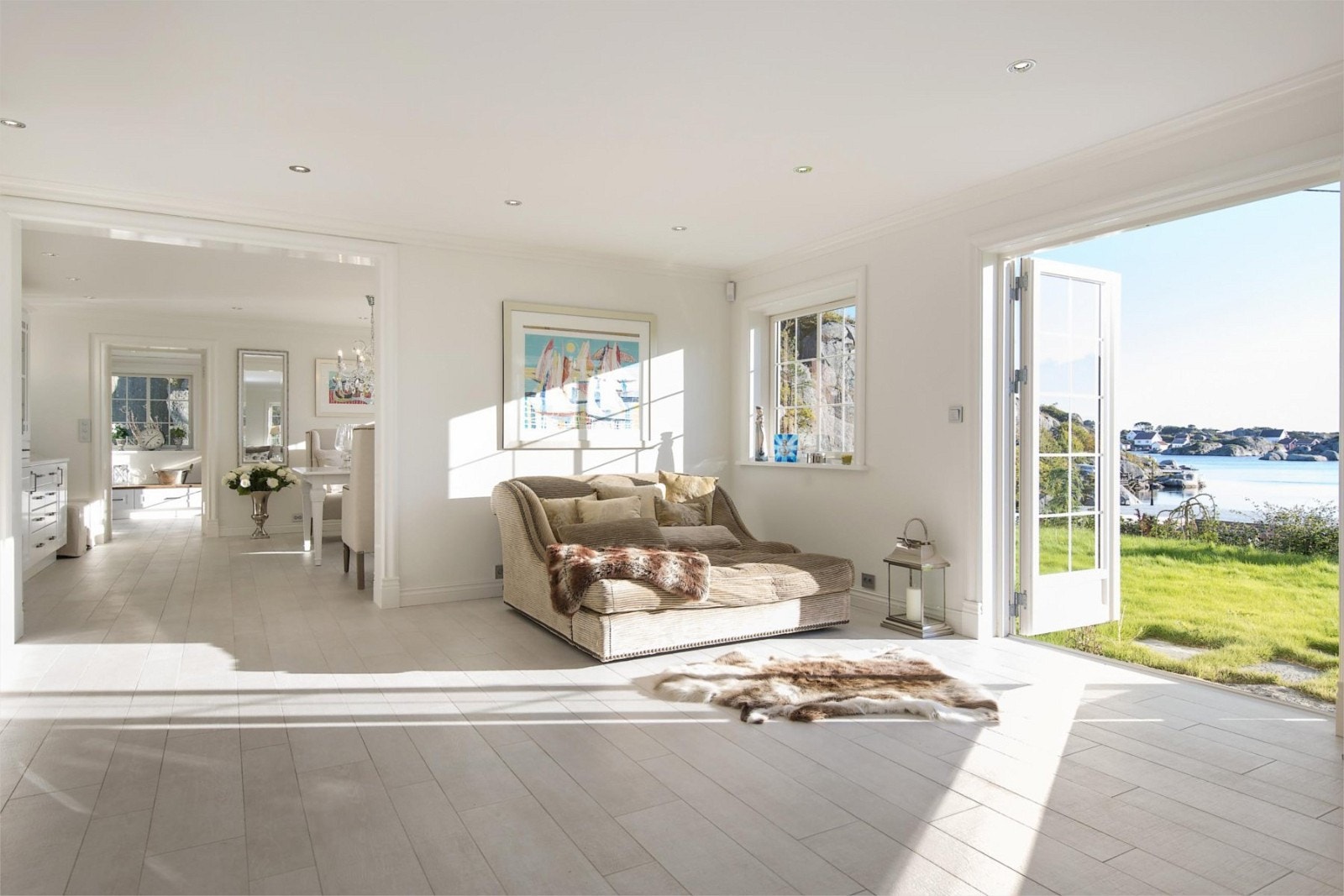 Fra hovedstuen med utgang hage Galleribilde