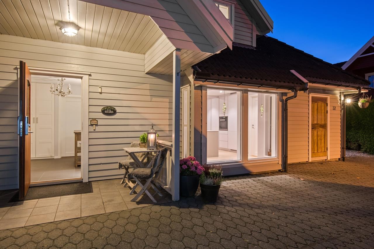 Fasade og entré Galleribilde