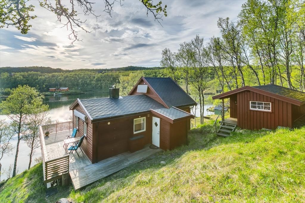 Hytta med uthus Galleribilde