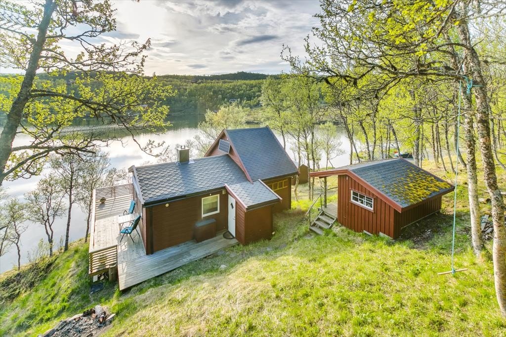 Meget flott beliggenhet rett ved Holmvannet Galleribilde