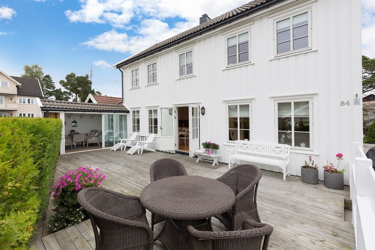 Uteplass Galleribilde