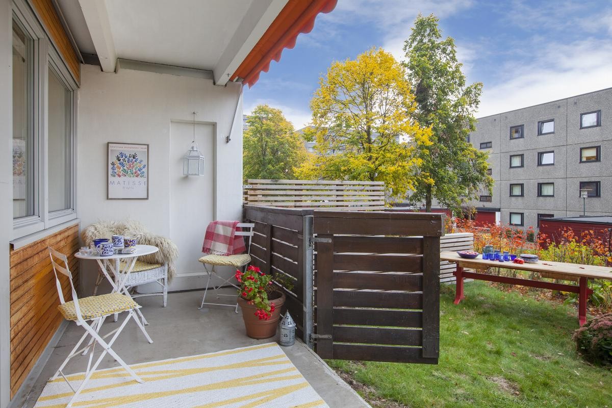 Lys og hyggelig leilighet i stille grøntområde med turmuligheter rett utenfor døren. Galleribilde