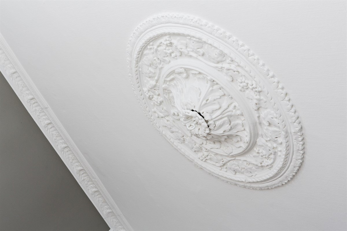 Detalj stukkatur og rosett. Galleribilde