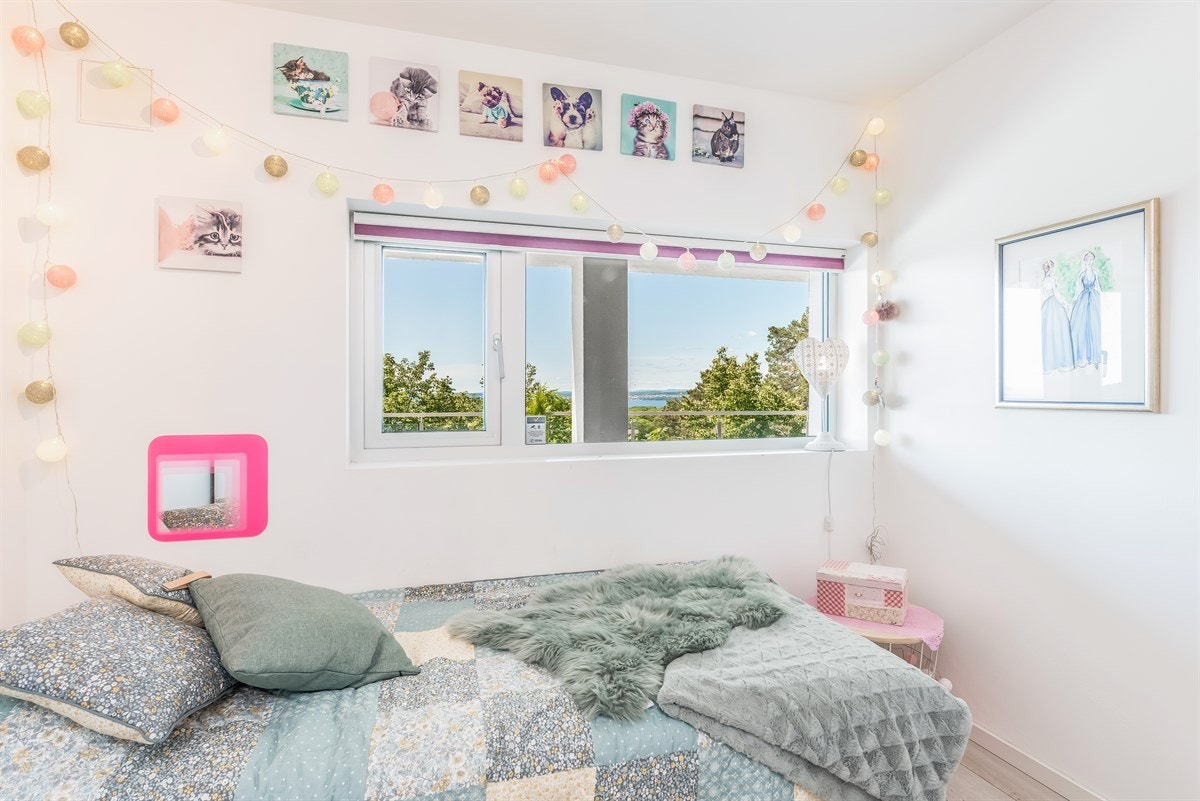 Huset har 6 soverom pluss et kontor. Galleribilde