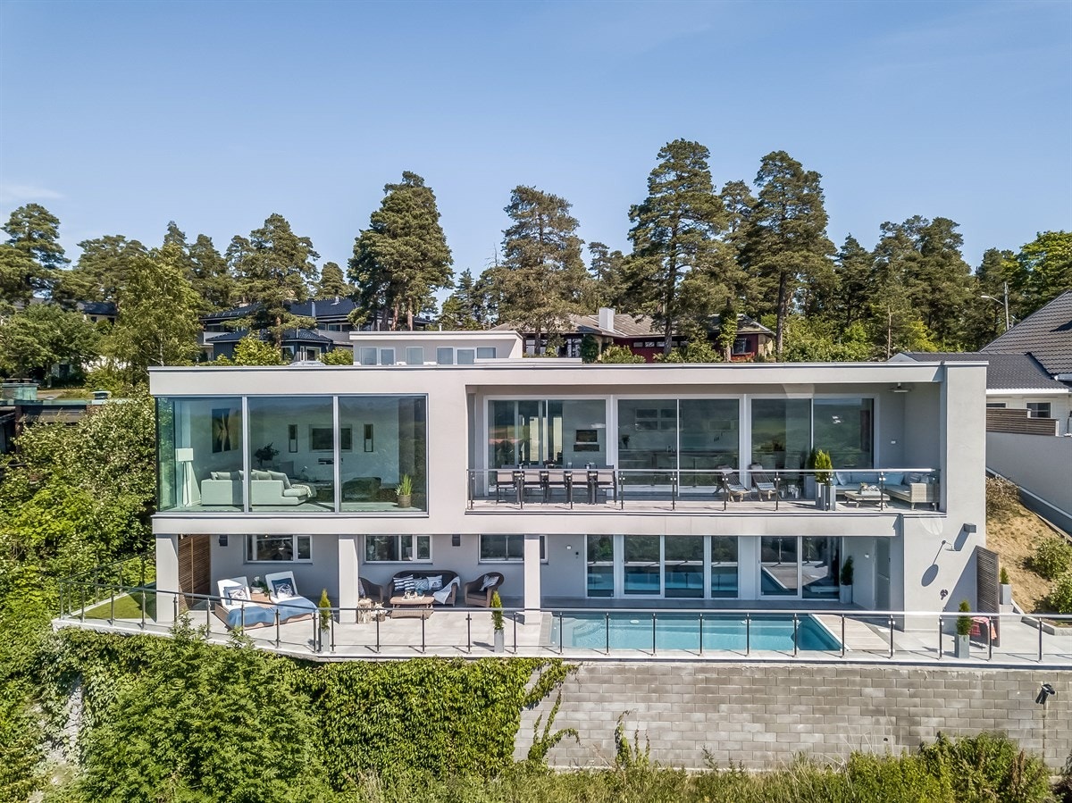 Innholdsrik enebolig beliggende på Refsnesåsen, Jeløy, et område hvor det sjelden bygges nytt Galleribilde