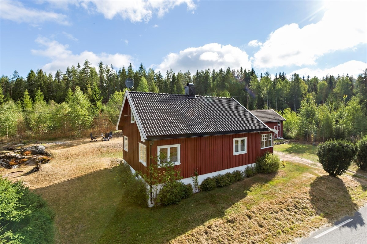 Yttertak, takrenner, nedløp og pipebeslag nytt i 2008. Galleribilde