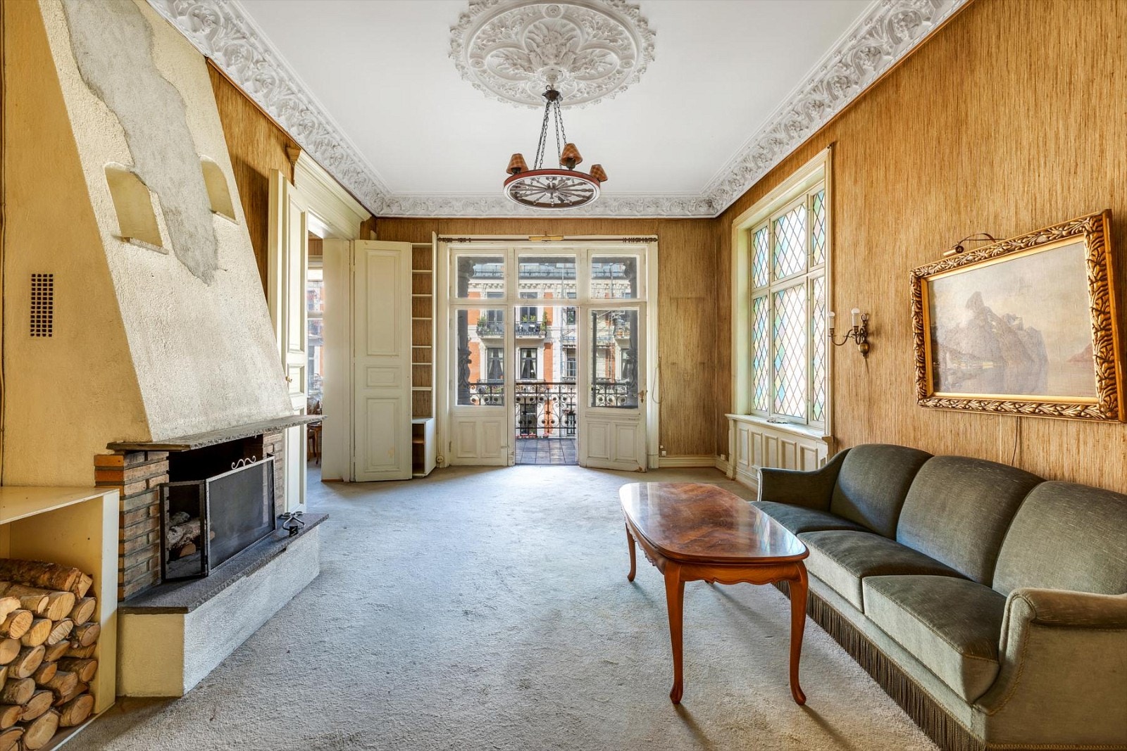 Stue 2 har vinduer på to av rommet vegger, som bader rommet i naturlig lys Galleribilde