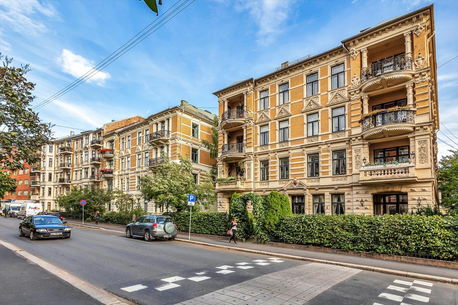 En av Oslos mest populær gater, bestående av flere flotte bevaringsverdige bygårder. Galleribilde