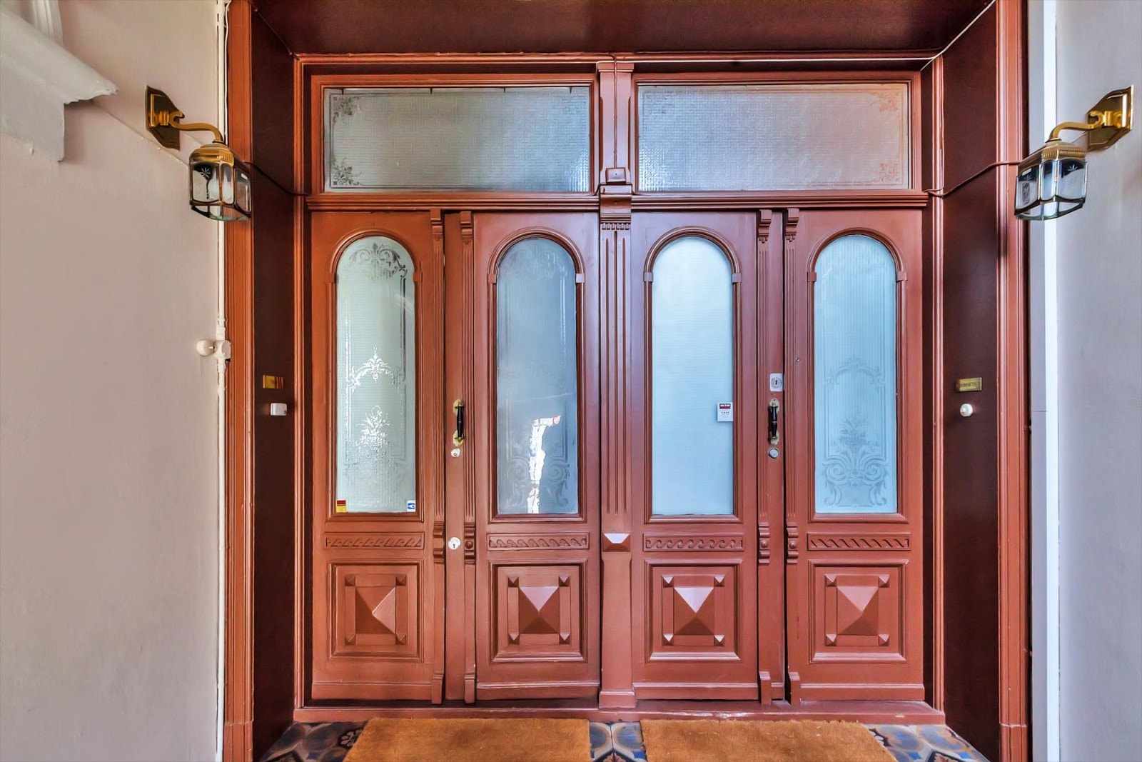 Velkommen inn i et flott oppussingsobjekt med godt bevarte detaljer fra byggeår Galleribilde