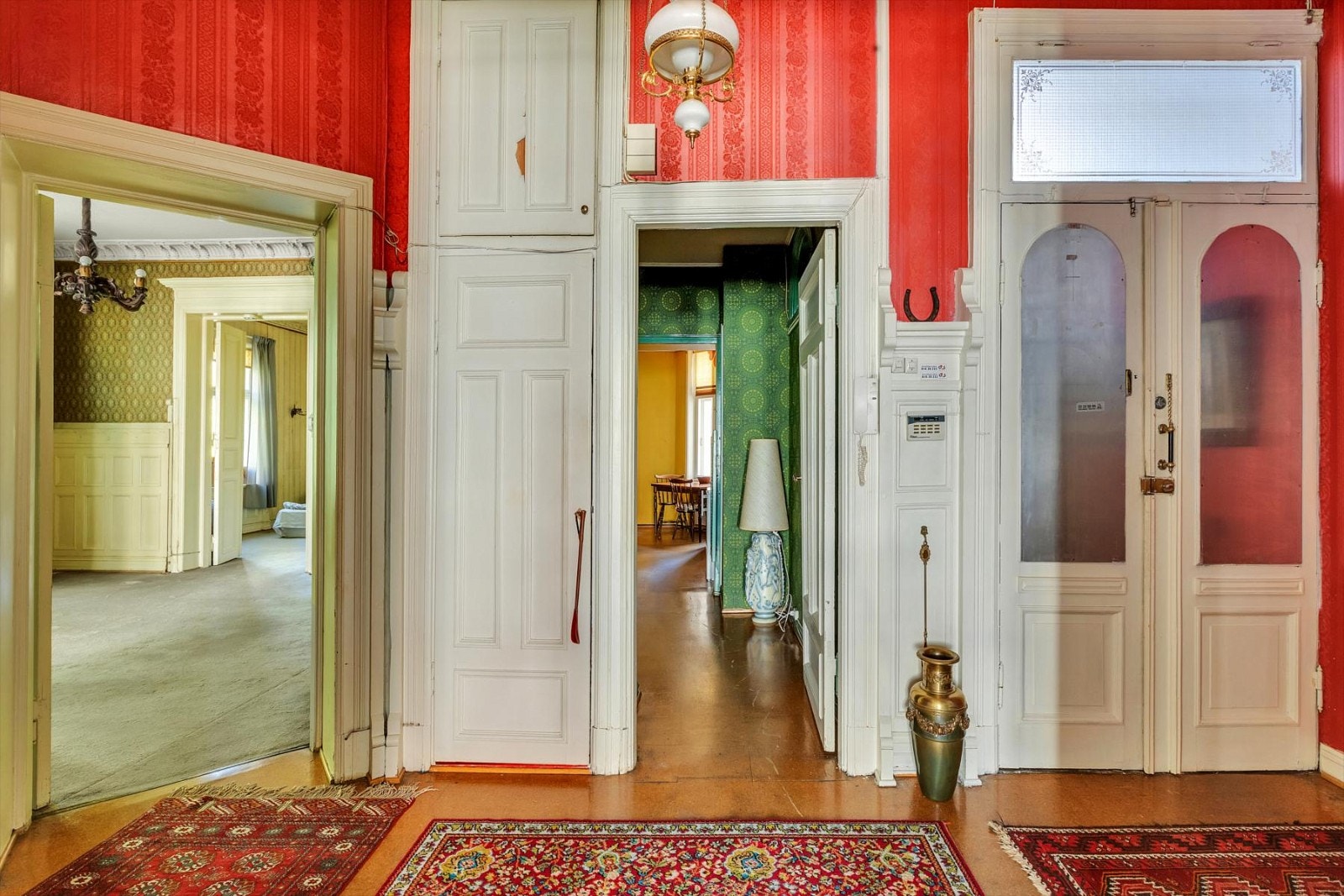 Så er vi tilbake i boligens entré Galleribilde