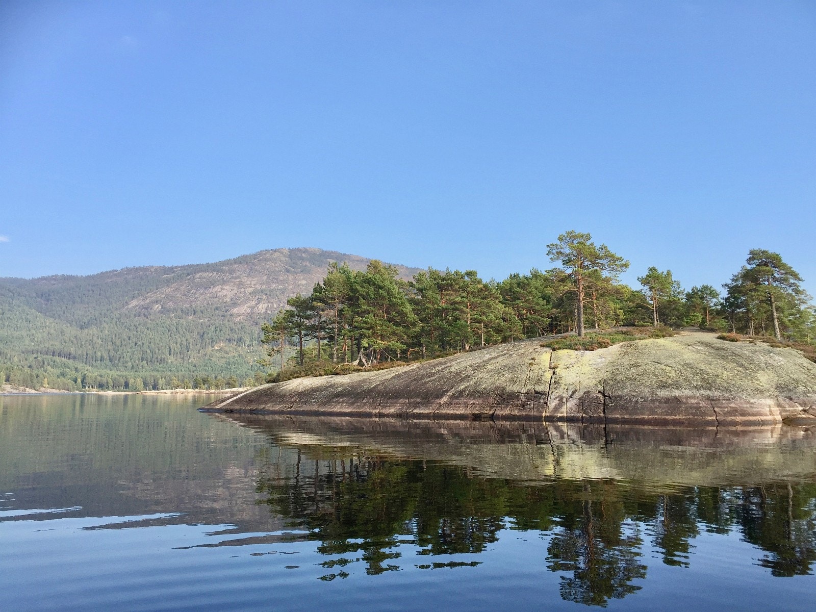 Svaberg i nærområdet. Galleribilde