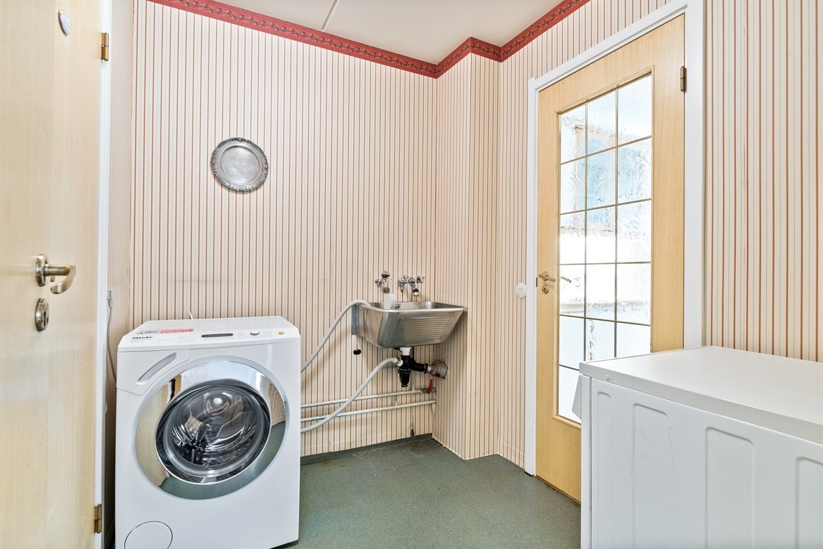 Vaskerom (uten sluk i gulv) i tilknytning til WC Galleribilde