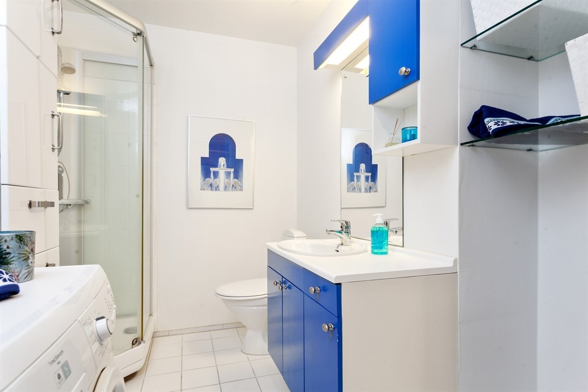 Flislagt baderom med gulvvarme Galleribilde