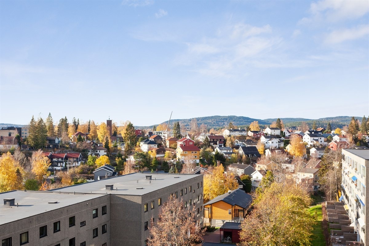 Nydelig utsikt fra balkong. Sol på ettermiddag og kveld Galleribilde