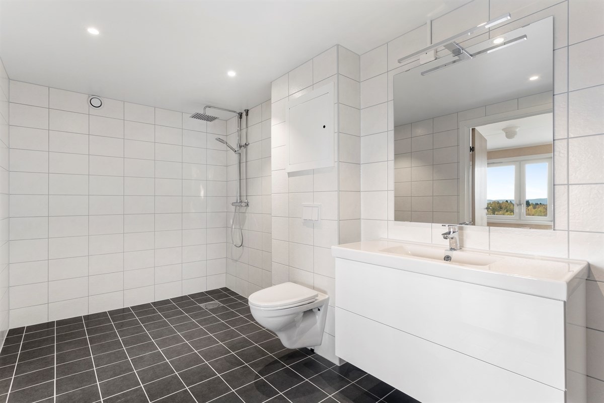 Nytt bad i 2018 pusset opp i regi av borettslaget. Galleribilde