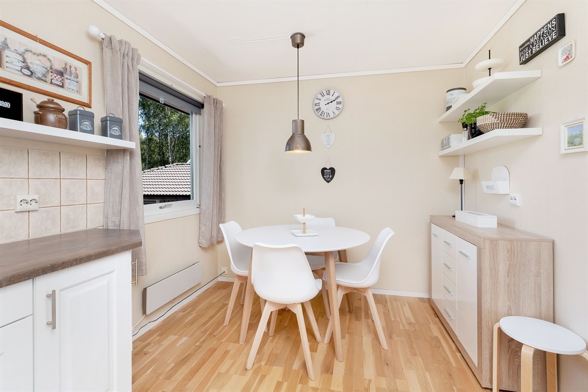 Hyggelig sitteplass på kjøkken Galleribilde