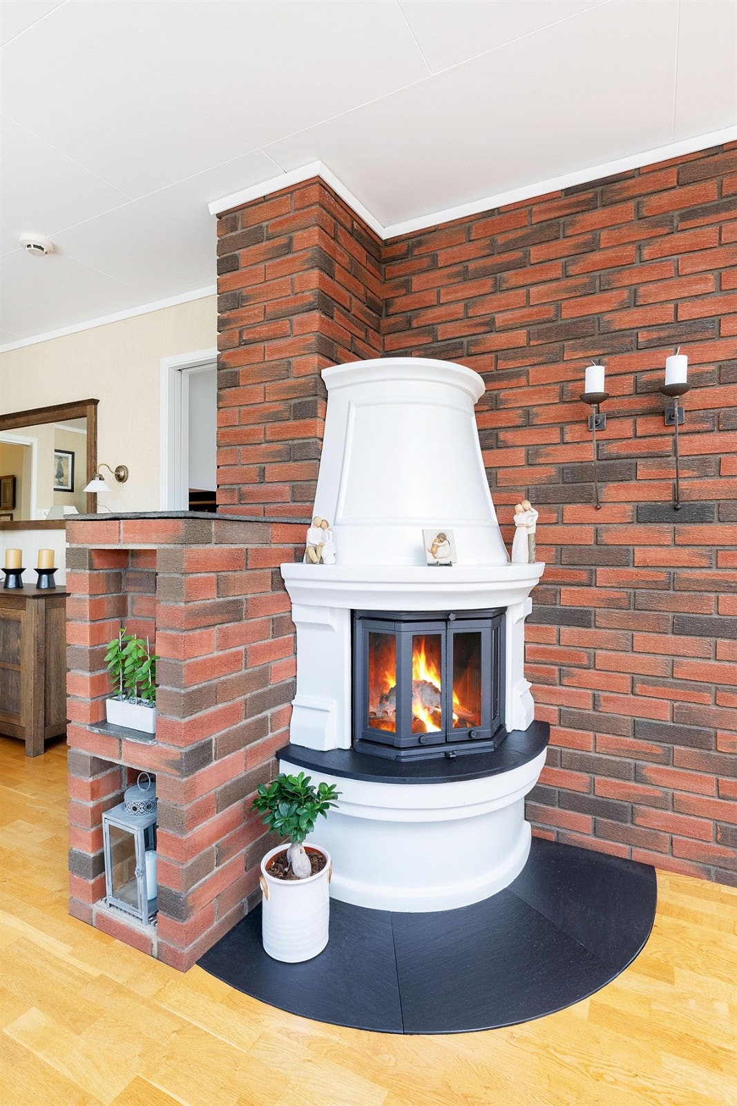 Peis med innsats i stuen Galleribilde