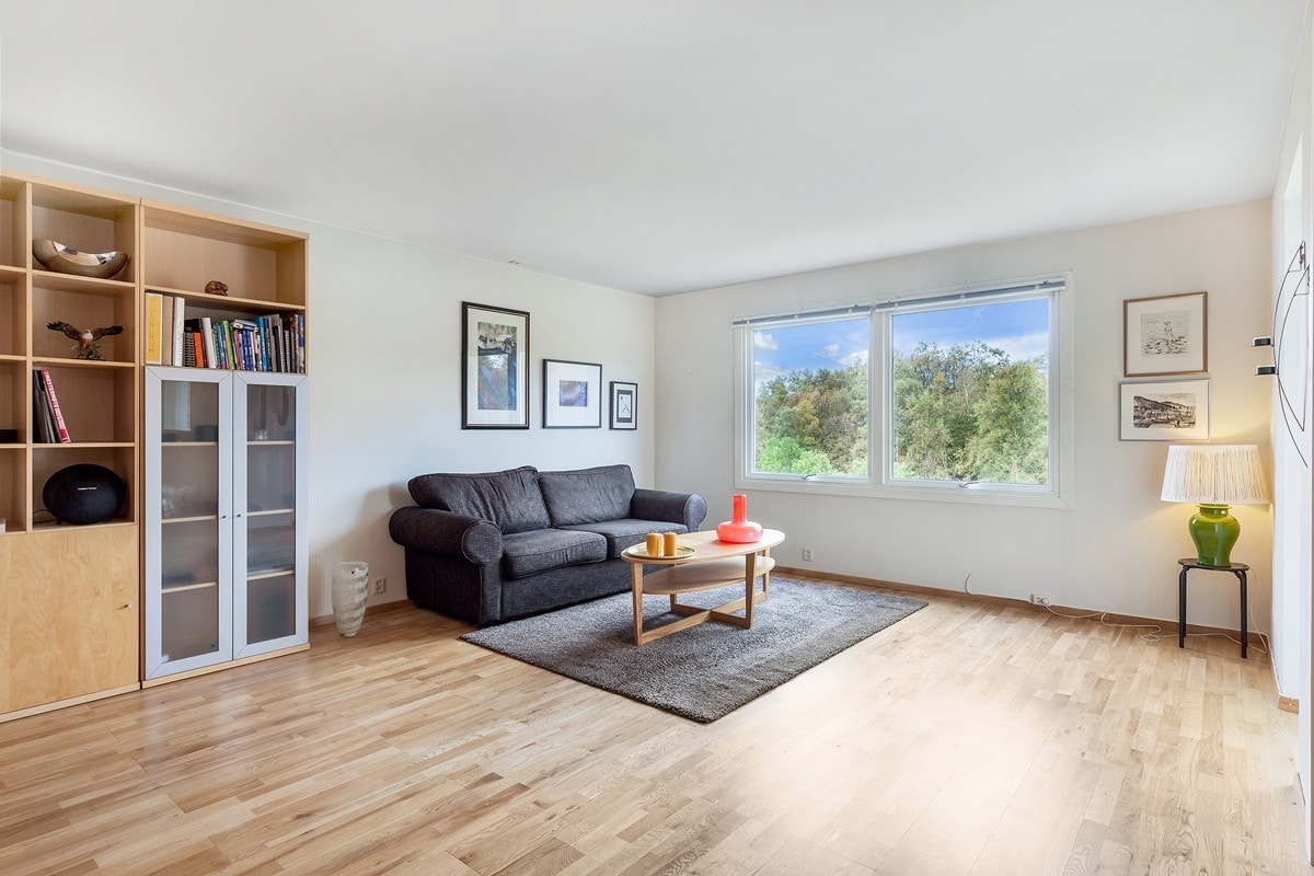 Stue - ny parkett ble lagt i 2013 Galleribilde