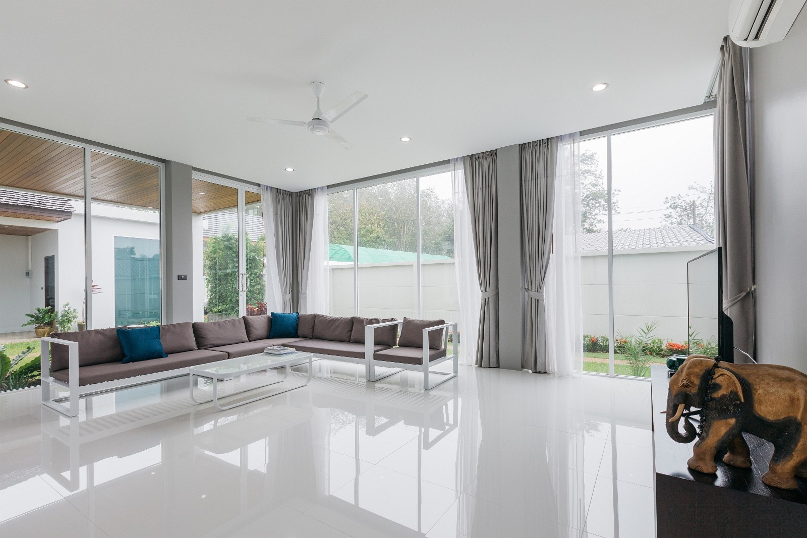 Stue og TV-rom. Galleribilde