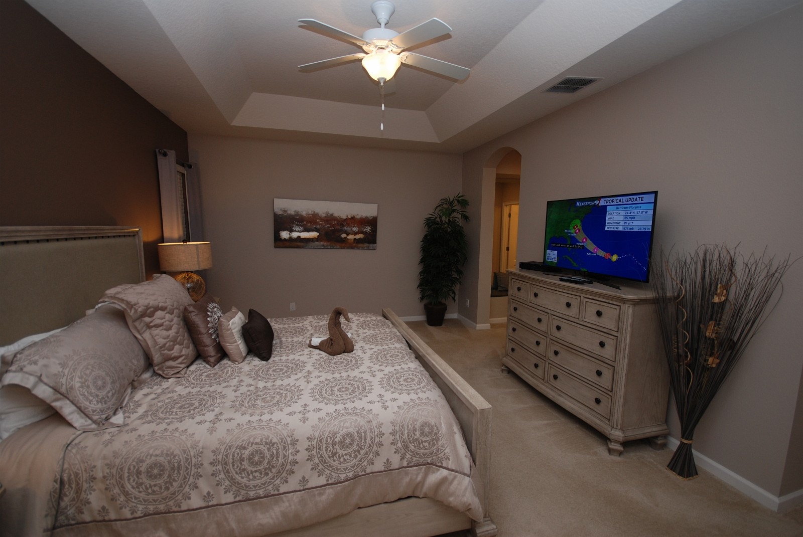 King dobbelseng på hovedsoverom 1 Galleribilde