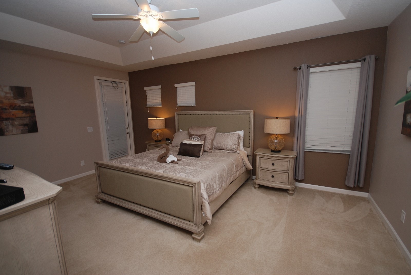 King dobbelseng på hovedsoverom 1 Galleribilde