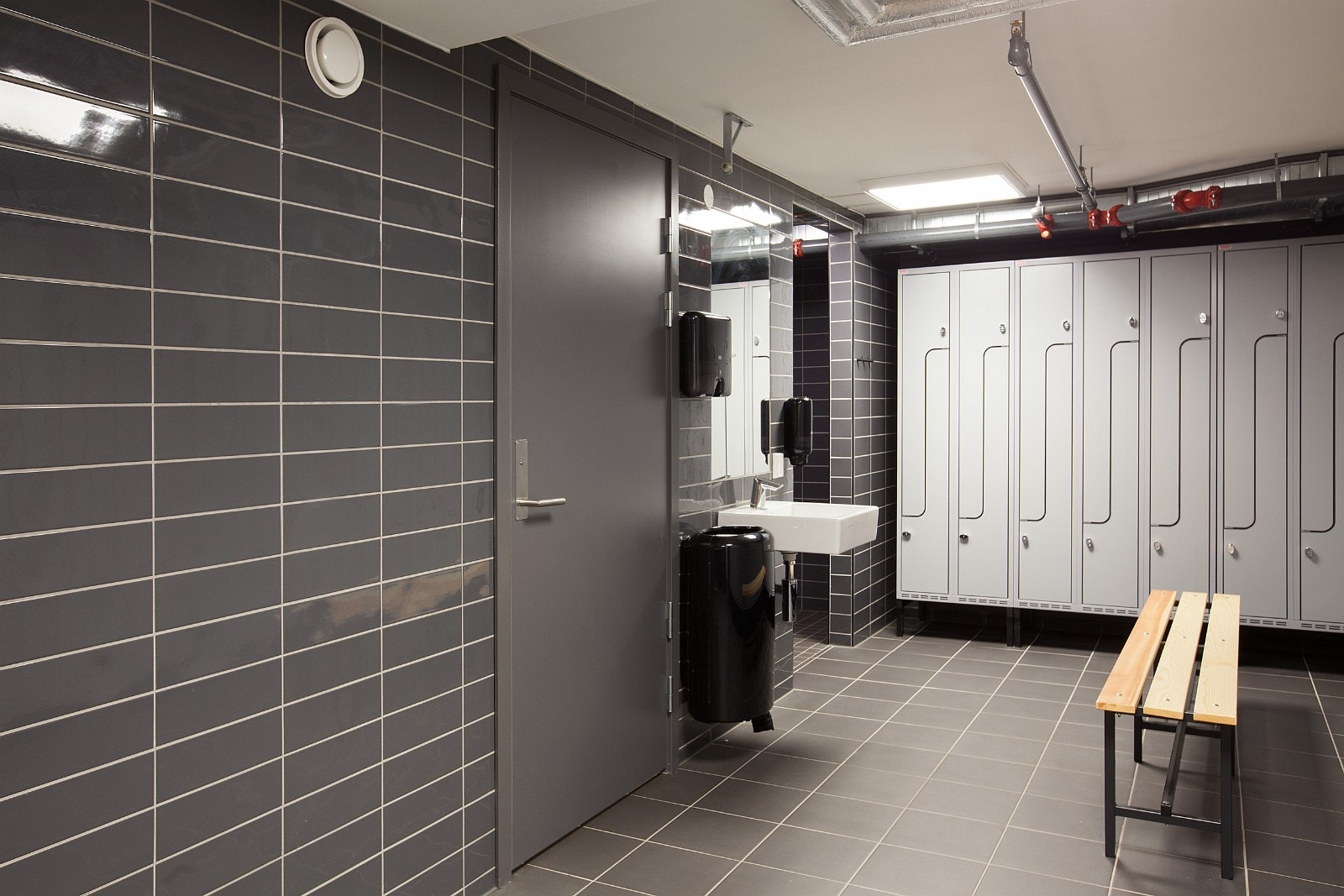 Dusj og garderobe Galleribilde