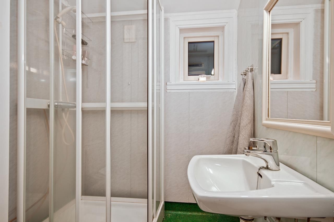 Rekkehuset har et funksjonelt bad som ligger i andre etasje. Galleribilde