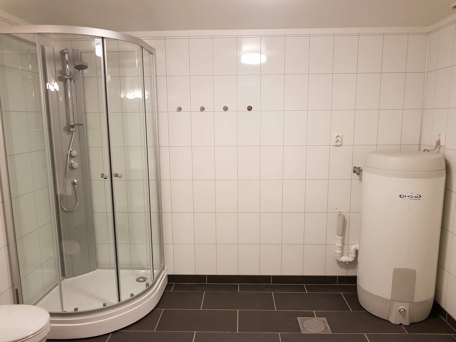 Opplegg til vaskemaskin/ kondens tørketrommel Galleribilde