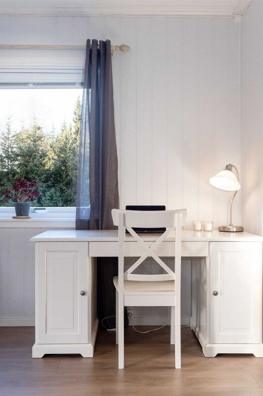 Koselig kontorkrok i stuen. Galleribilde