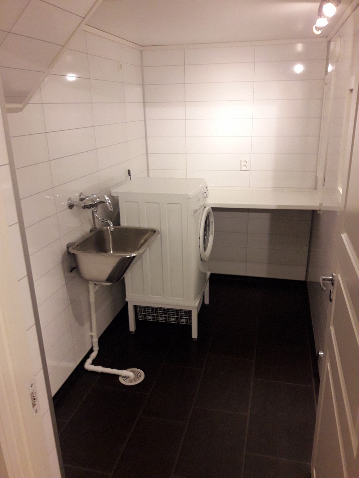 vaskerom m/vaskemaskin Galleribilde