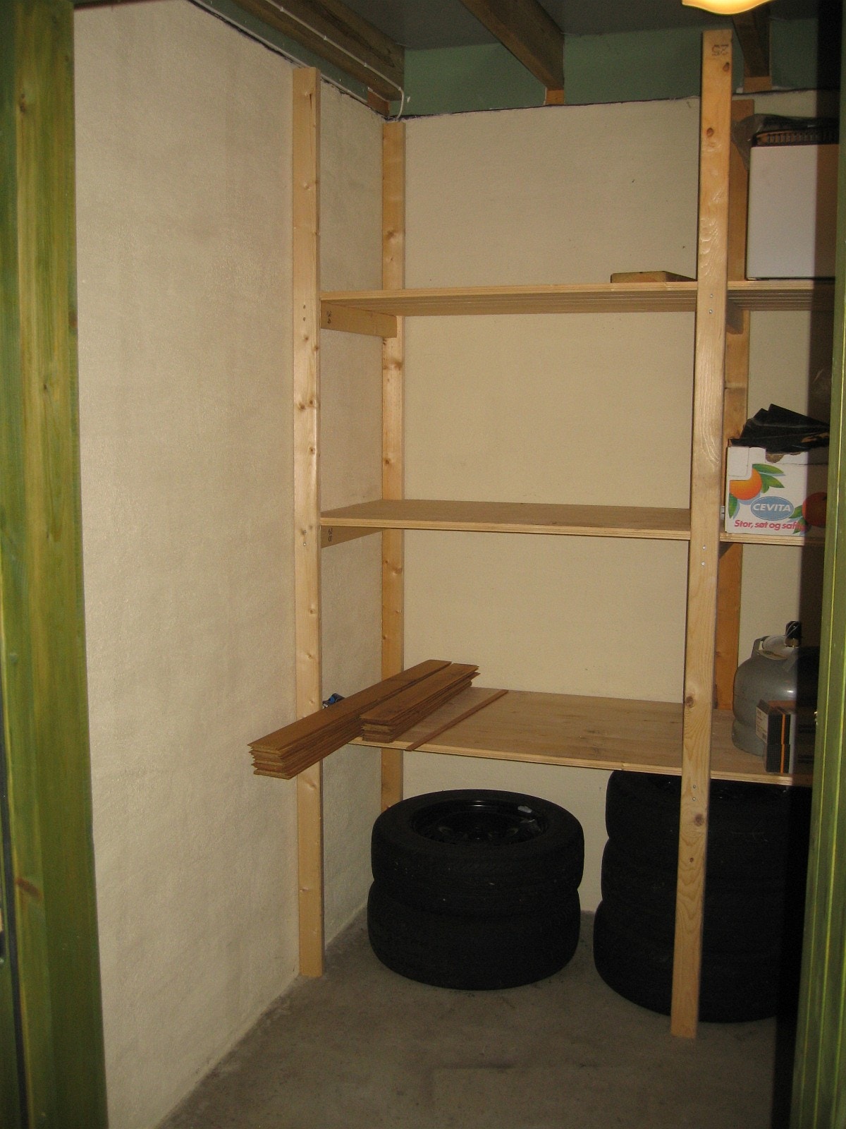 Leietaker disponerer del av utvendig bod Galleribilde