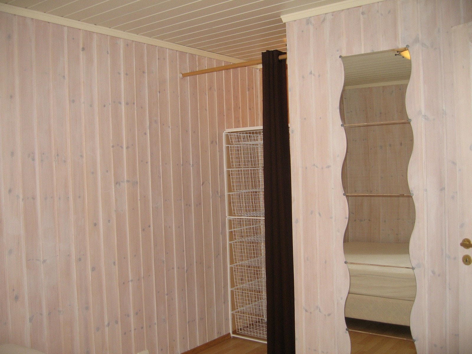 Garderobe på soverom Galleribilde