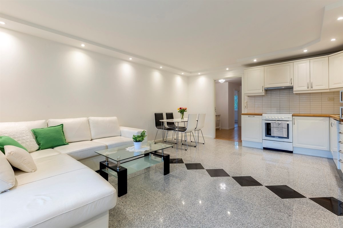 Flislagt gulv gir et kontinentalt uttrykk. Galleribilde