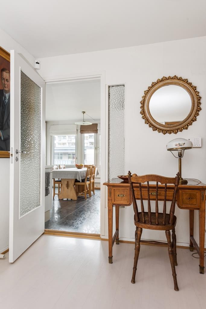 Entré mot kjøkken Galleribilde